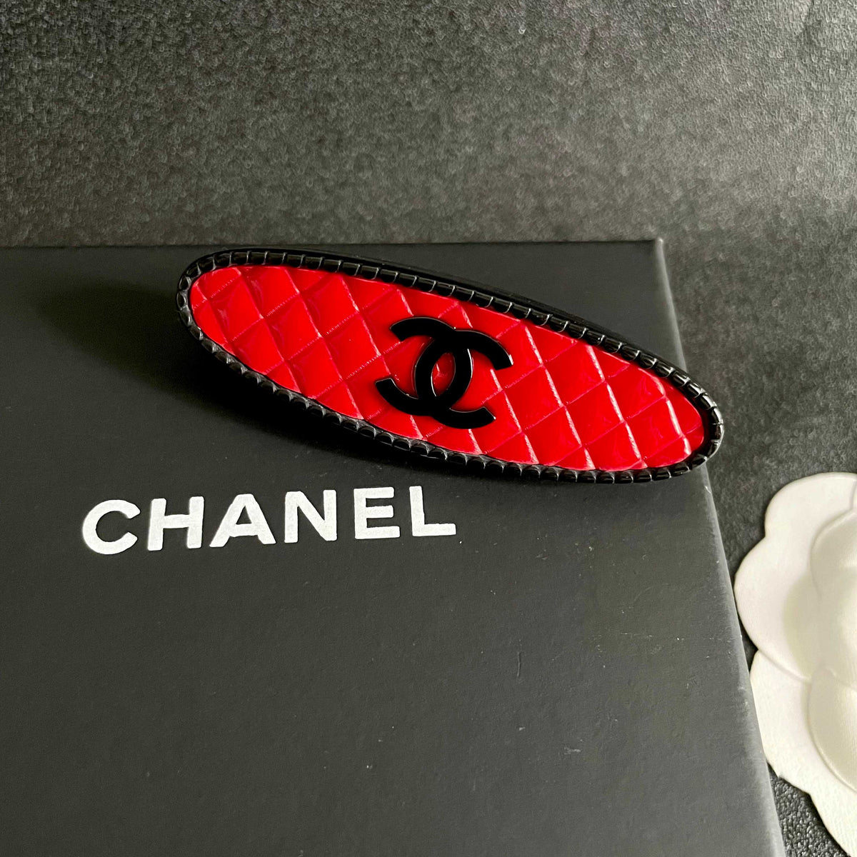 Double-C Emblem Hair Clip – Design 008 detail view