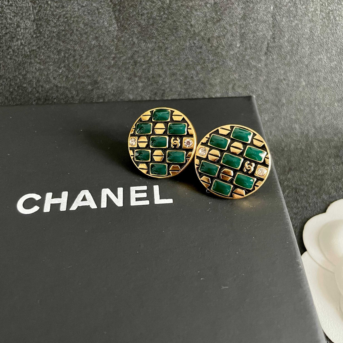 Double-C Emblem Stud Earrings in Polished Metal-Tone – Design 414 detail view