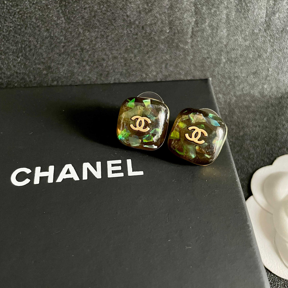 Double-C Emblem Stud Earrings in Polished Metal-Tone – Design 120 detail view