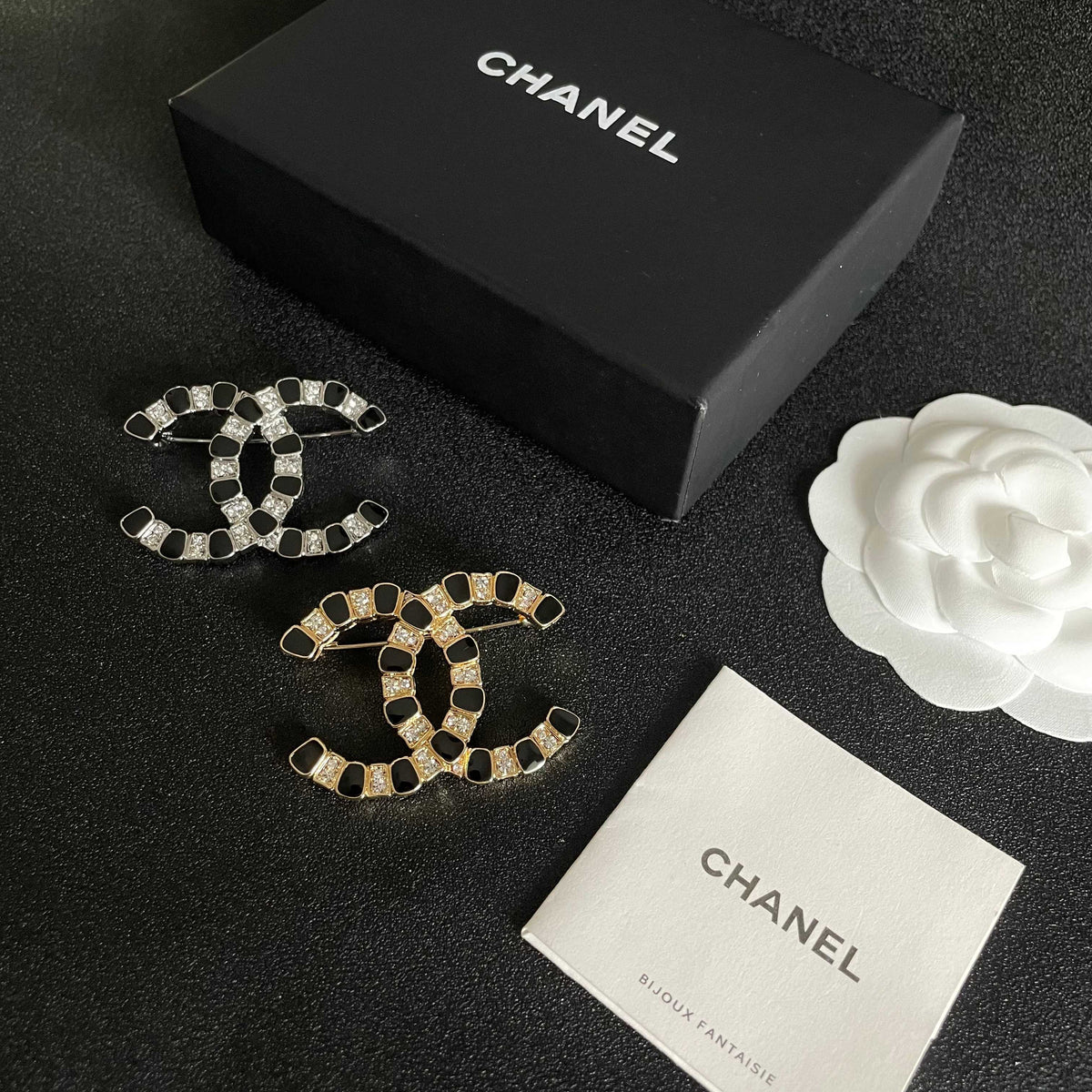 Signature Emblem Brooch in Polished Metal-Tone – Design 011 side detail