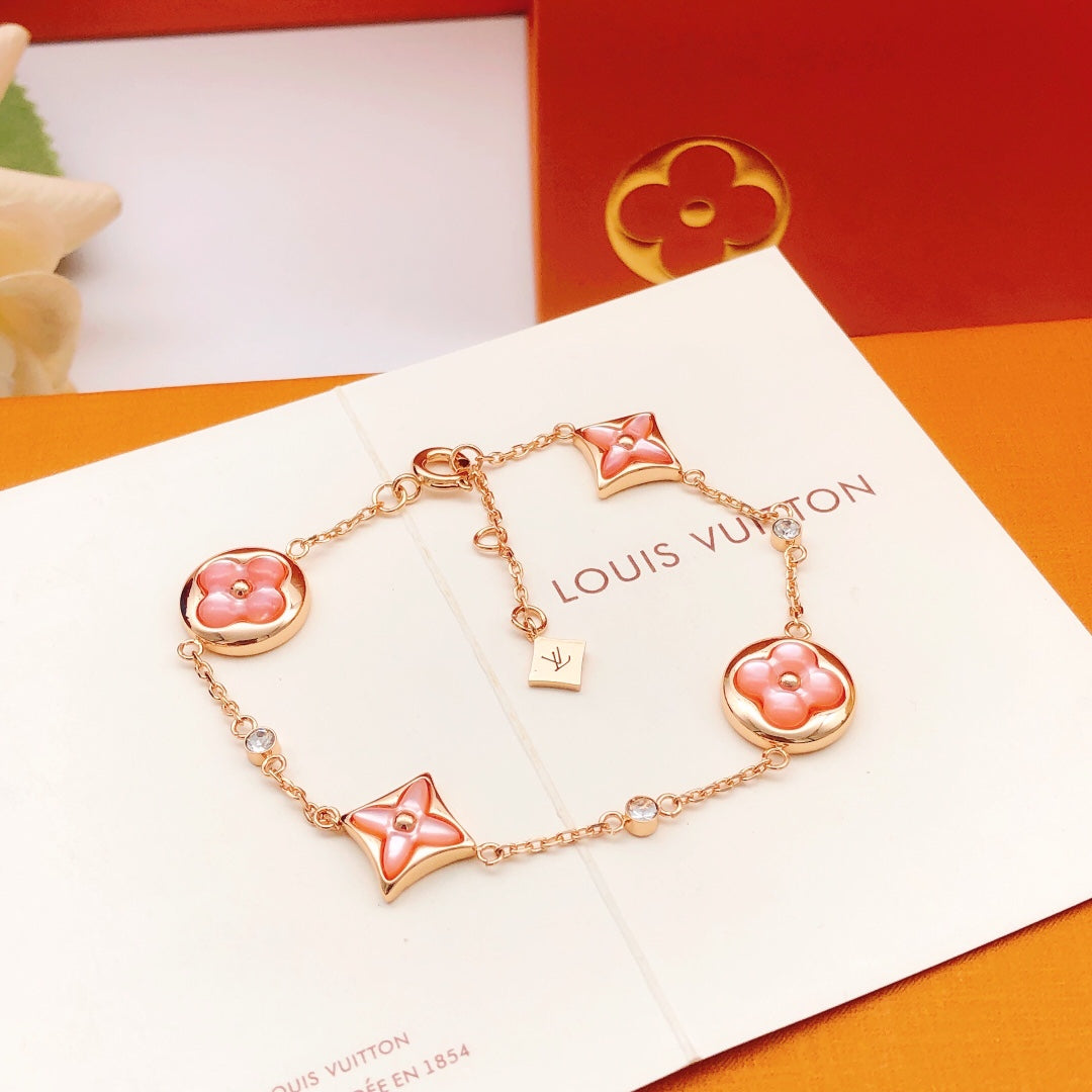 Geometric Emblem Bracelet in Rose-Gold-Tone – Rose Gold Detail – Design 015 close-up detail