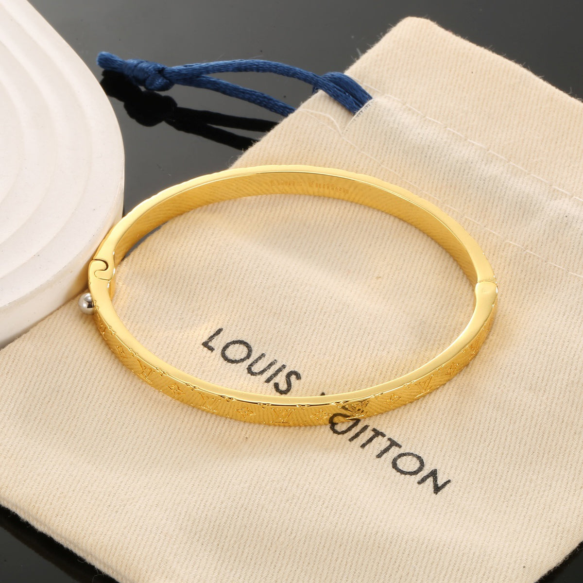 Clover Bangle in Polished Metal-Tone – Clover Detail – Design 008 main product view