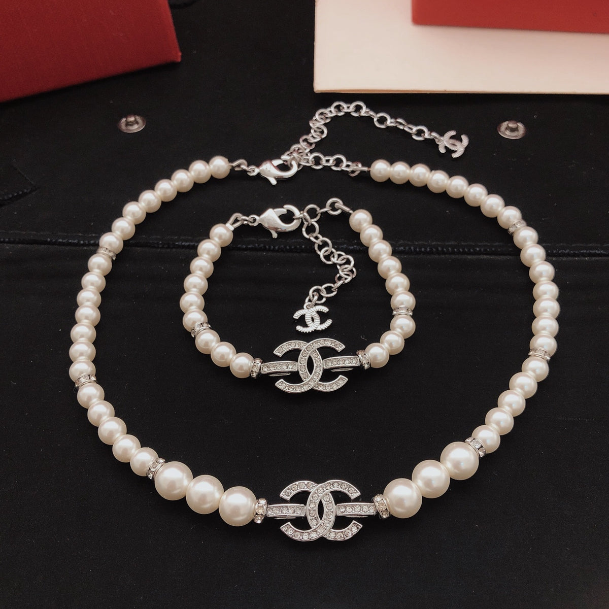 Pearl Bracelet in Silver-Tone detail view