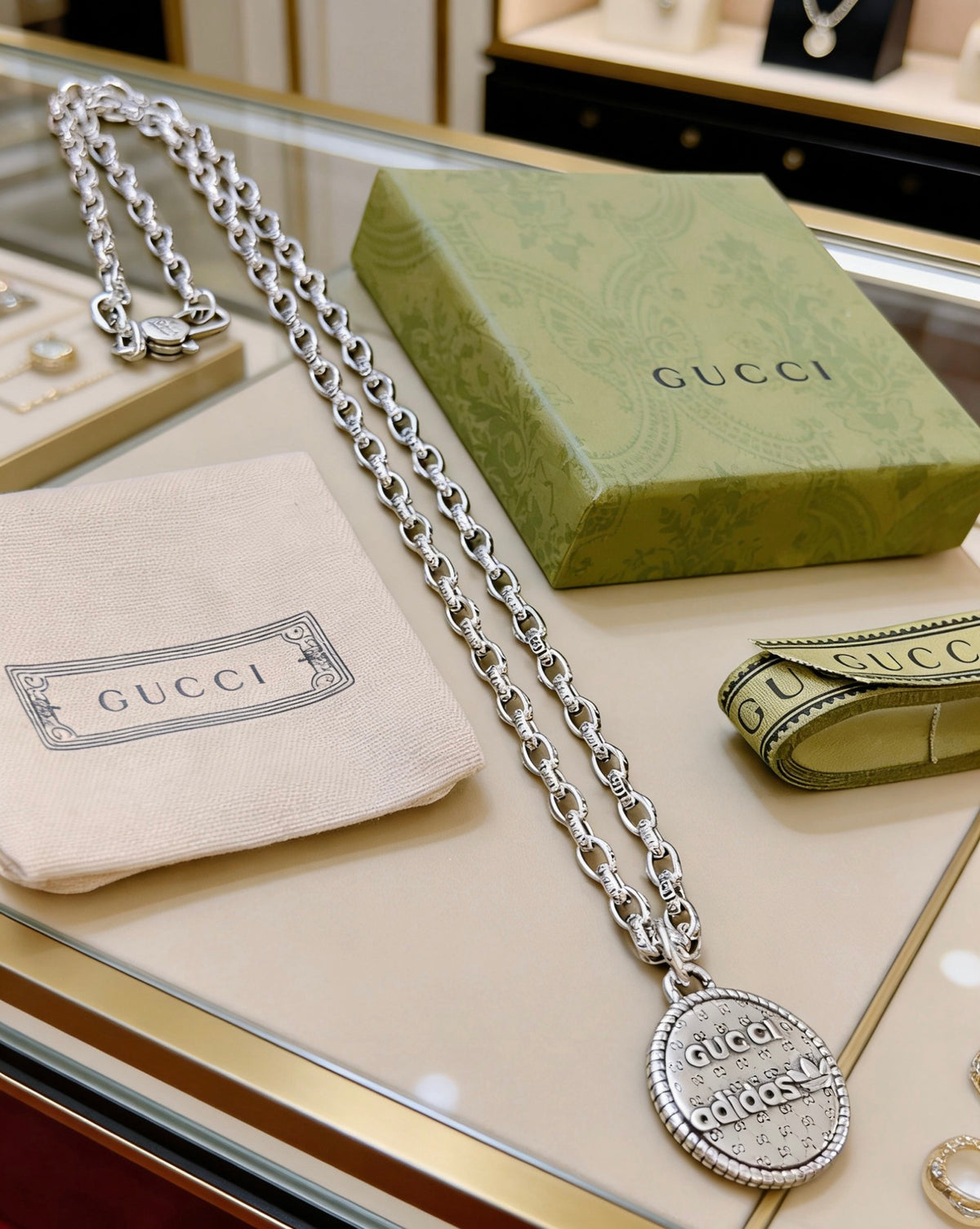 Double-G Emblem Pendant Necklace in Polished Metal-Tone – Vintage Detail – Design 027 detail view