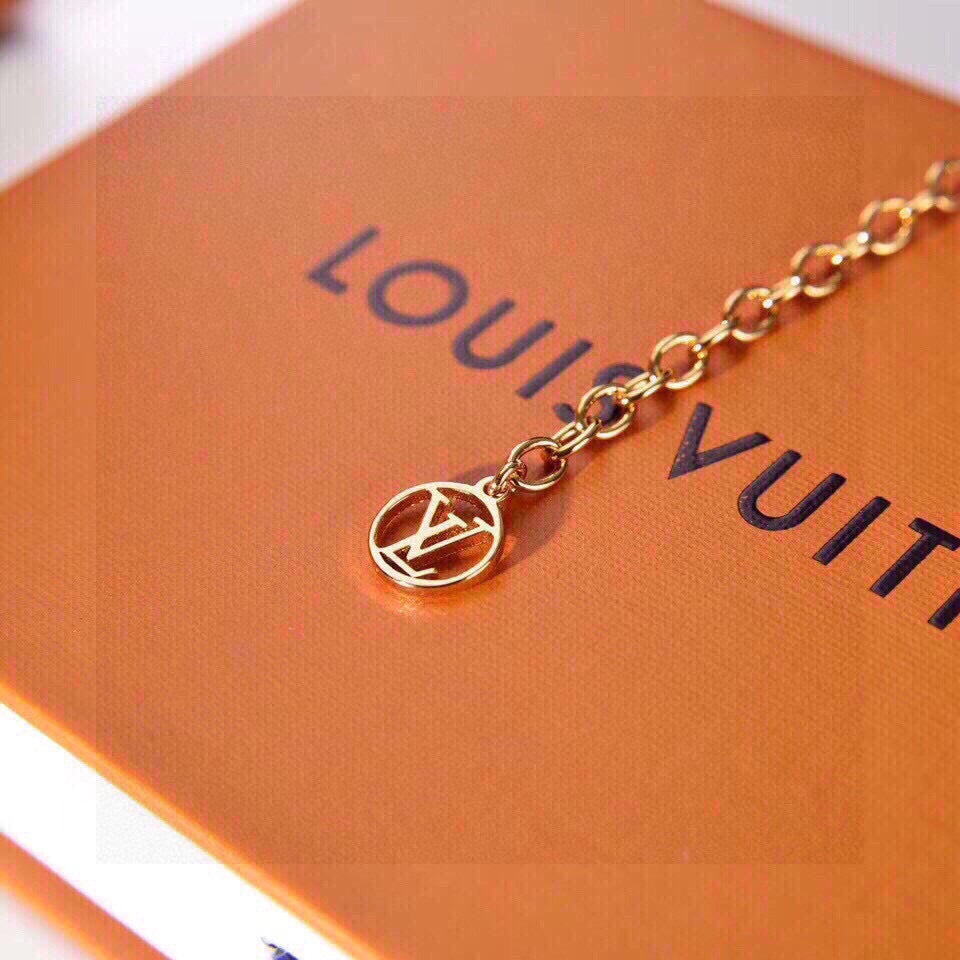 Letter Emblem Bracelet in Polished Metal-Tone – Design 029 detail view