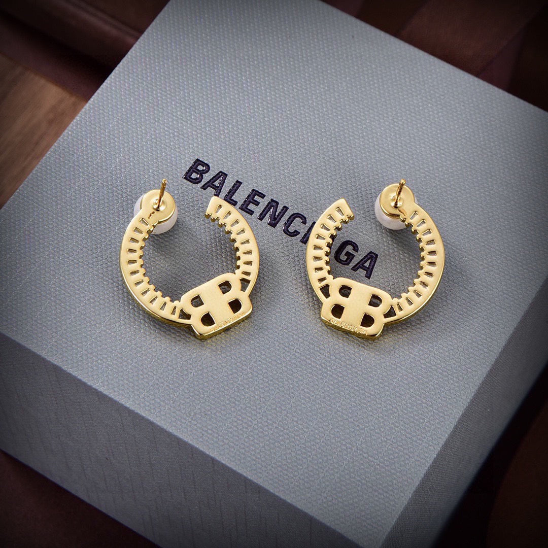 Ring Motif Statement Earrings in Gold-Tone – Design 006 main product view
