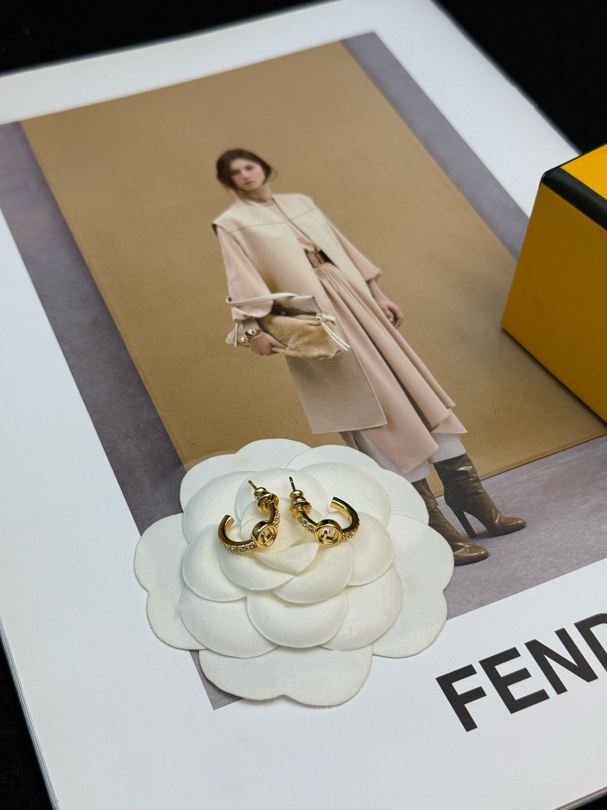 Double-G Emblem Statement Earrings in Gold-Tone – Vintage Detail front product view