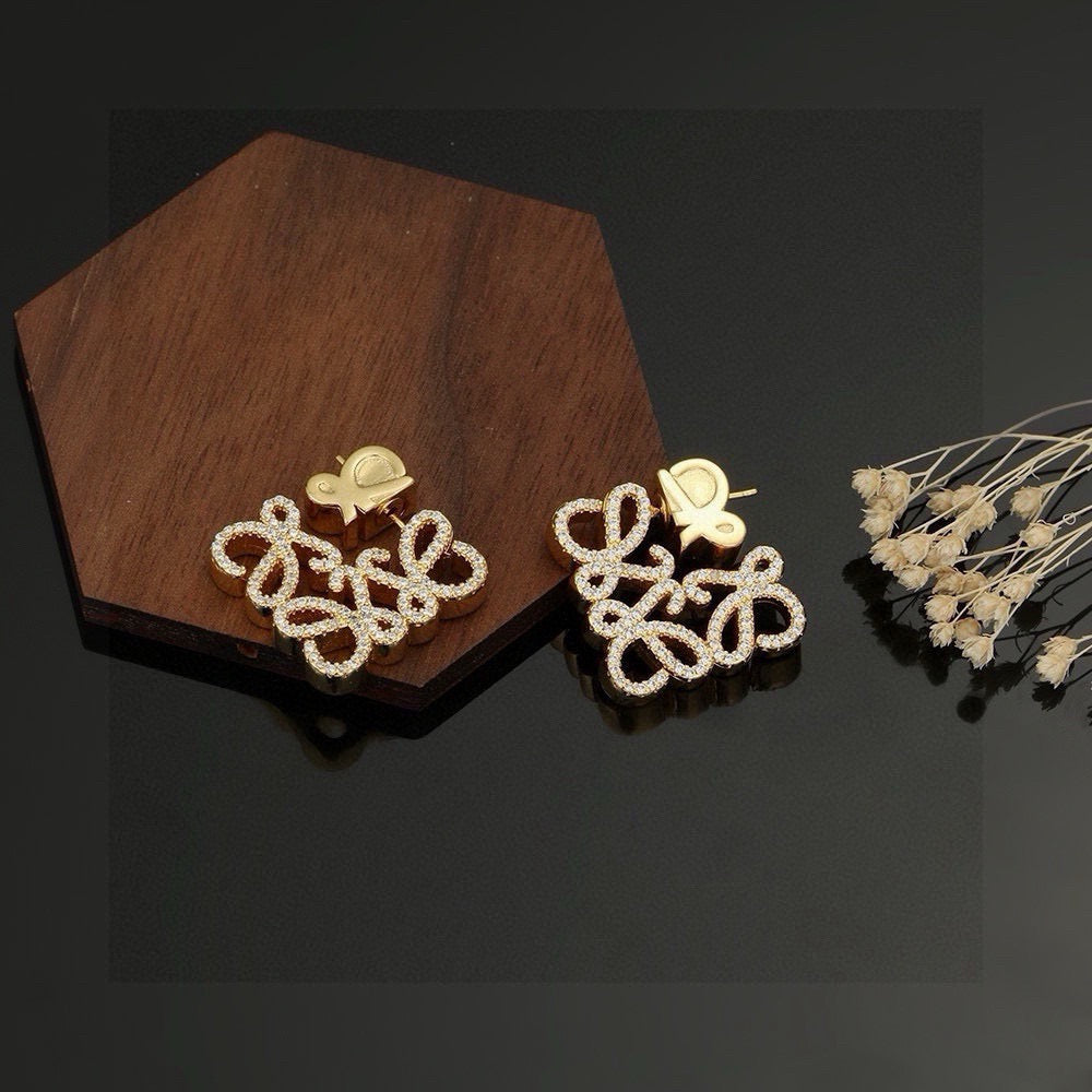 Floral Motif Stud Earrings in Polished Metal-Tone – Design 02 detail view