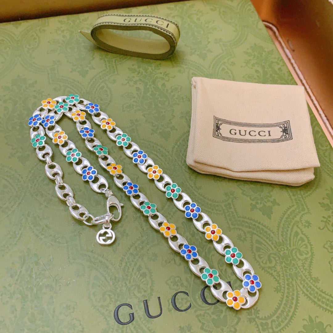 Double-G Emblem Pendant Necklace in Polished Metal-Tone – Design 194 detail view