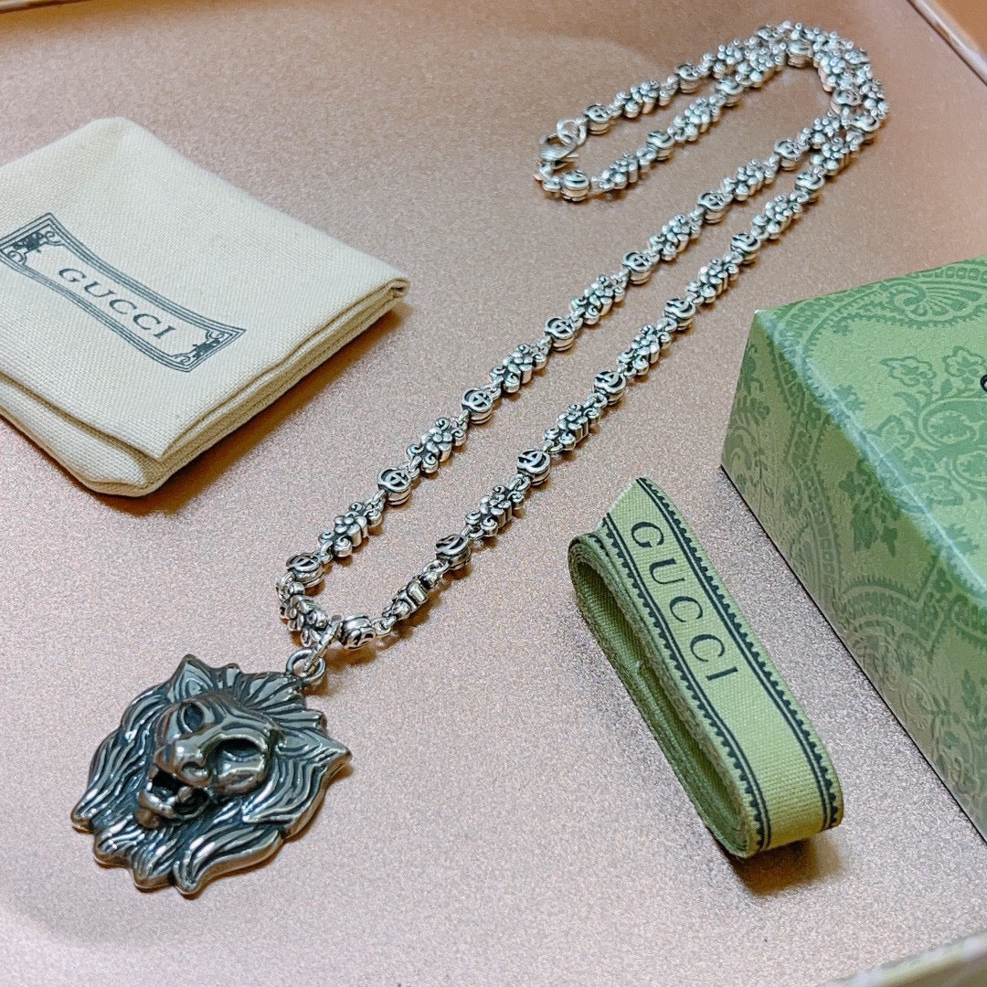 Chain Pendant Necklace in Polished Metal-Tone – Vintage Detail detail view