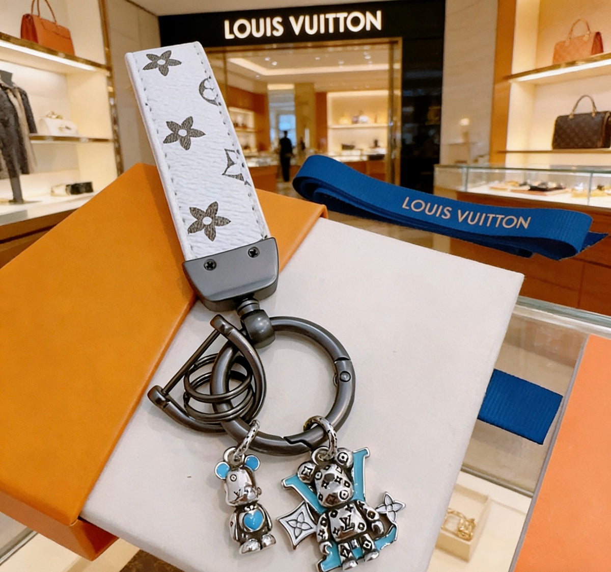Bag Motif Keychain – Bag Detail – Design 124 styled product view