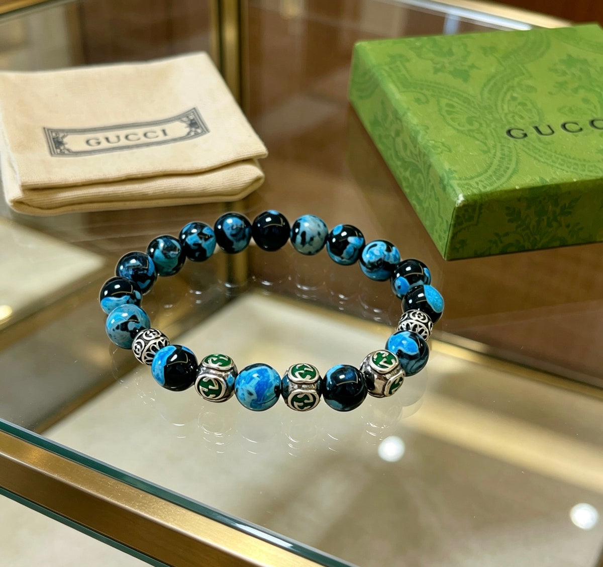 Double-G Emblem Beaded Bracelet in Polished Metal-Tone – Agate Detail – Design 029 detail view