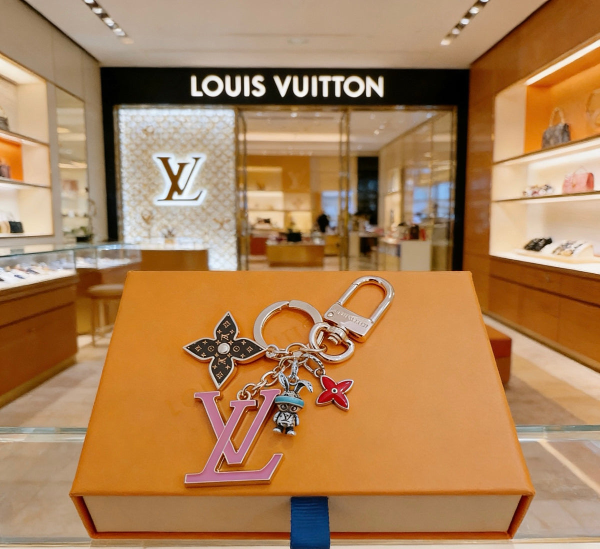 Bag Motif Keychain – Bag Detail – Design 030 styled product view