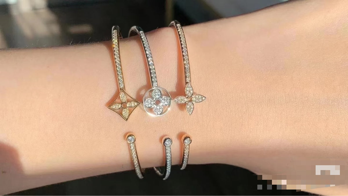 Clover Bangle in Polished Metal-Tone – Clover Detail detail view