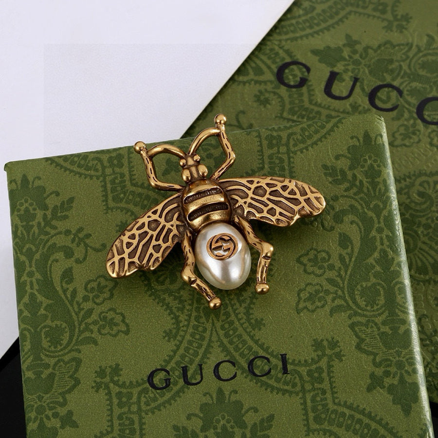 Double-G Emblem Brooch in Gold-Tone – Design 002 main product view