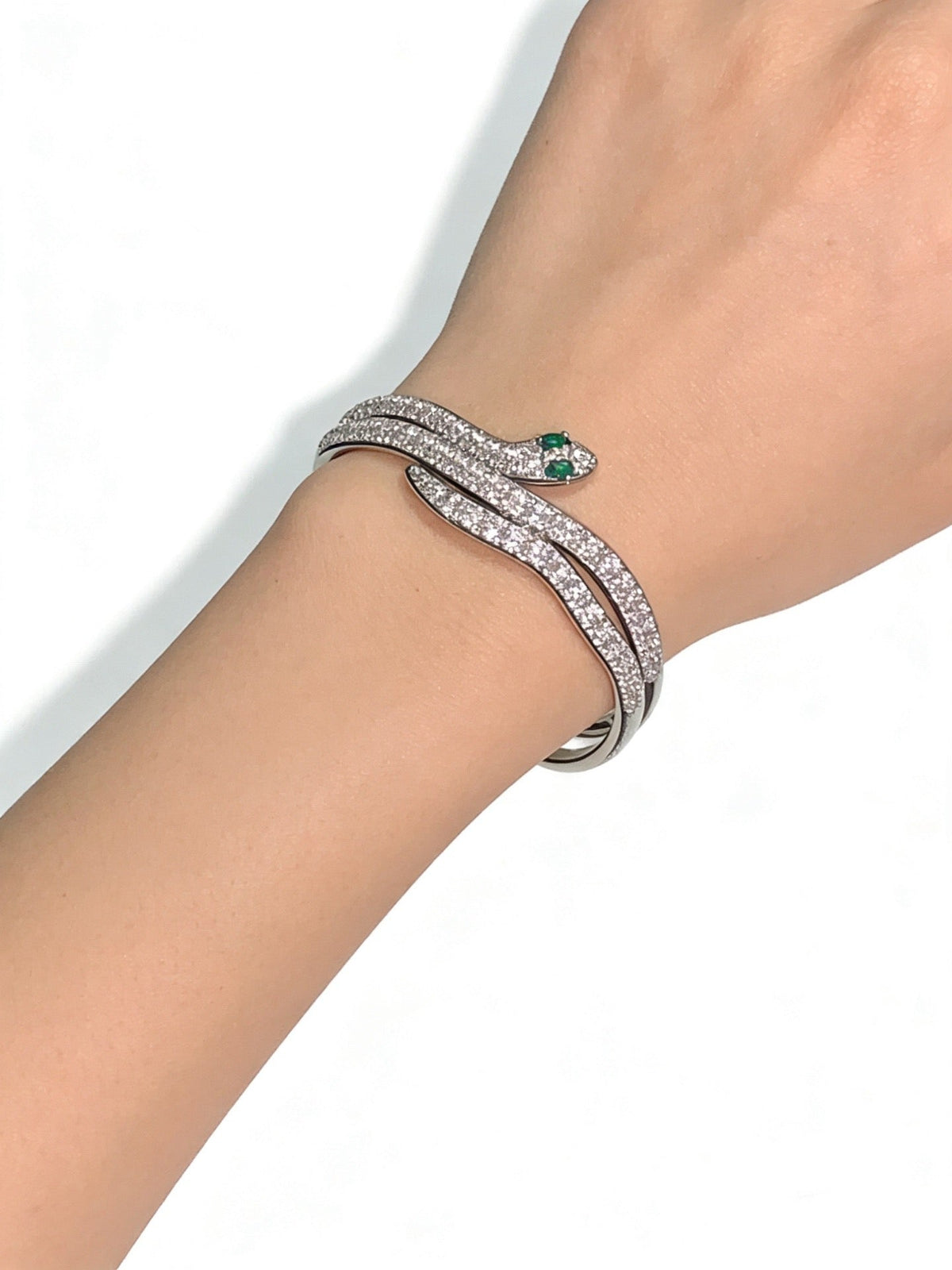 Martin Graham bracelet in polished metal-tone – side detail