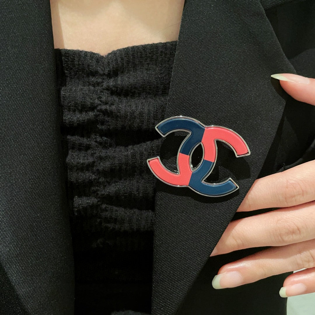 Martin Graham brooch in polished metal-tone – main product view