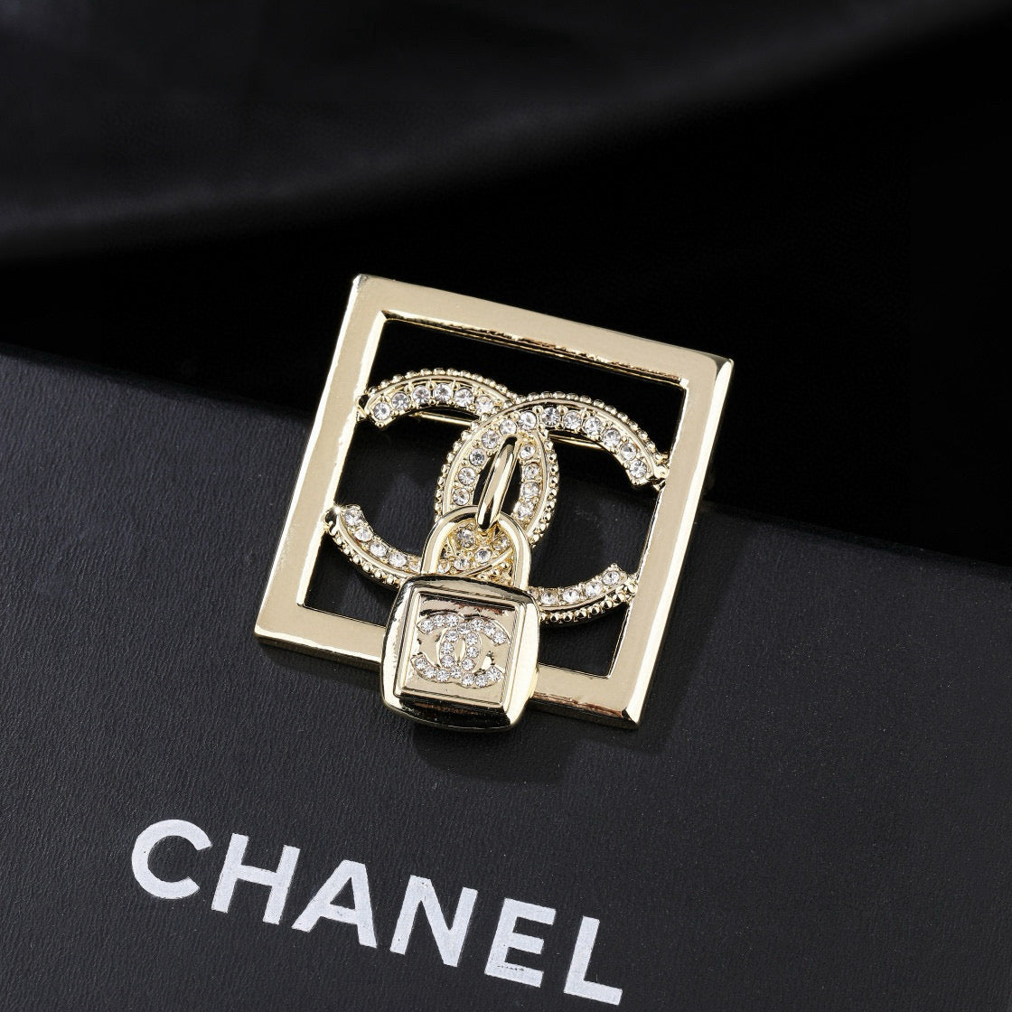 Martin Graham brooch in polished metal-tone – main product view