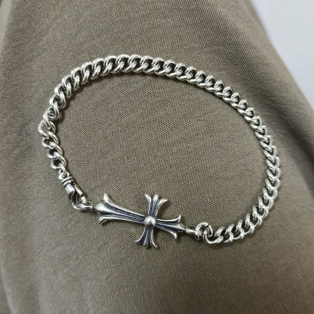 Martin Graham bracelet in polished metal-tone – front product view