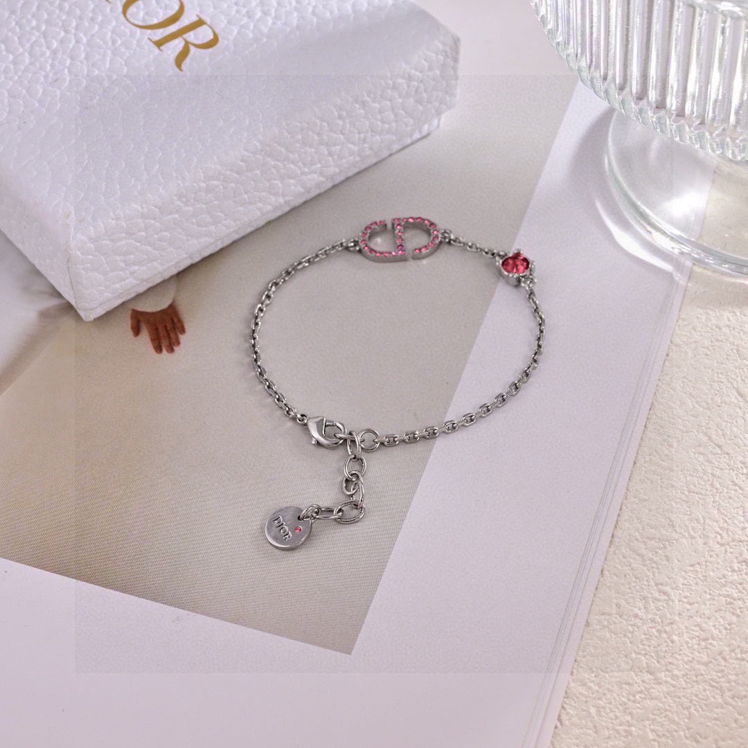 Martin Graham bracelet in polished metal-tone – detail view