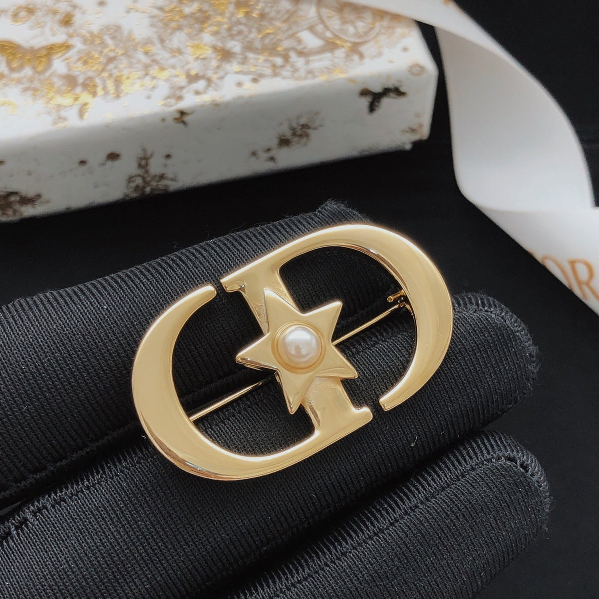 Martin Graham brooch in polished metal-tone – side detail