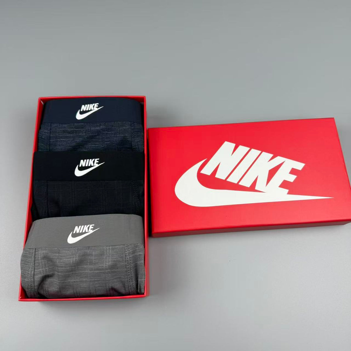 Nike Solid Panels And Visible Emblem Details Men's Boxer Briefs - 3-Piece Box