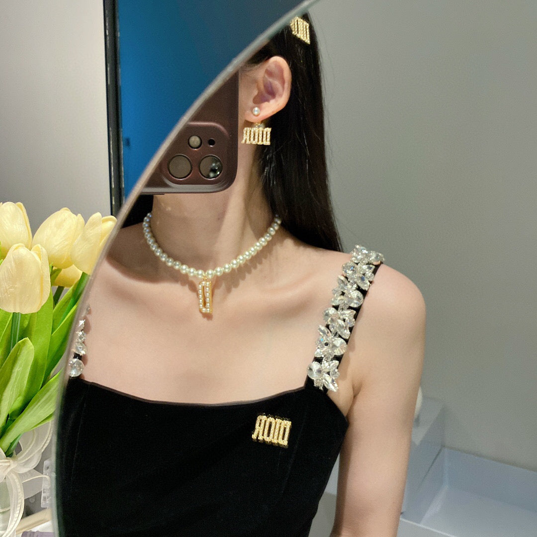 Martin Graham brooch in polished metal-tone – close-up detail