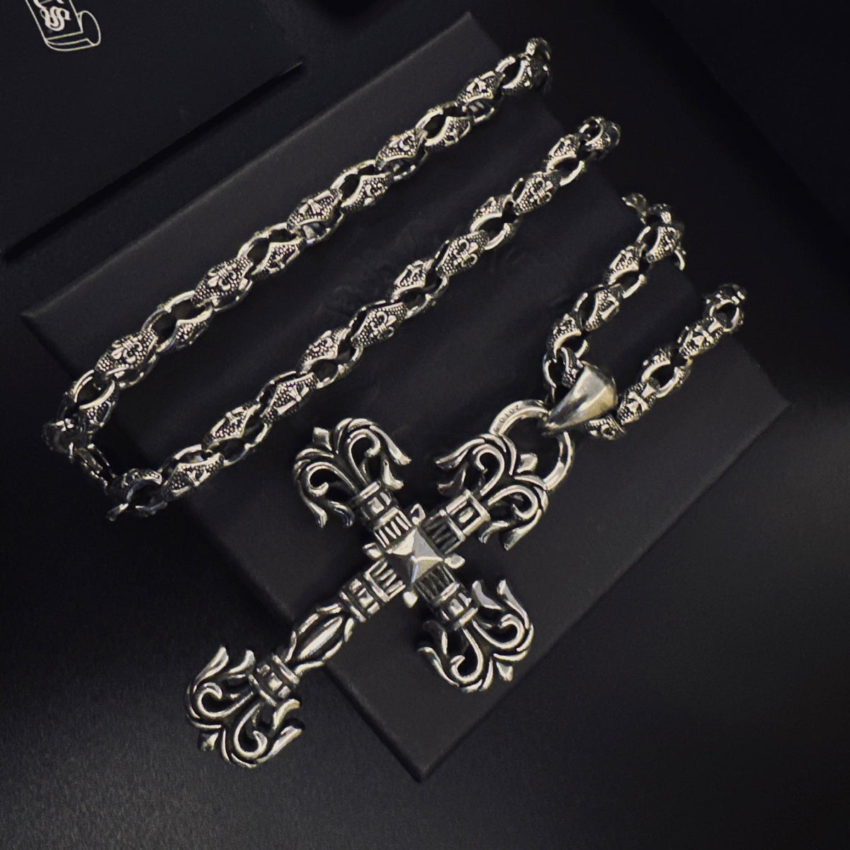 Martin Graham pendant necklace in polished metal-tone – detail view
