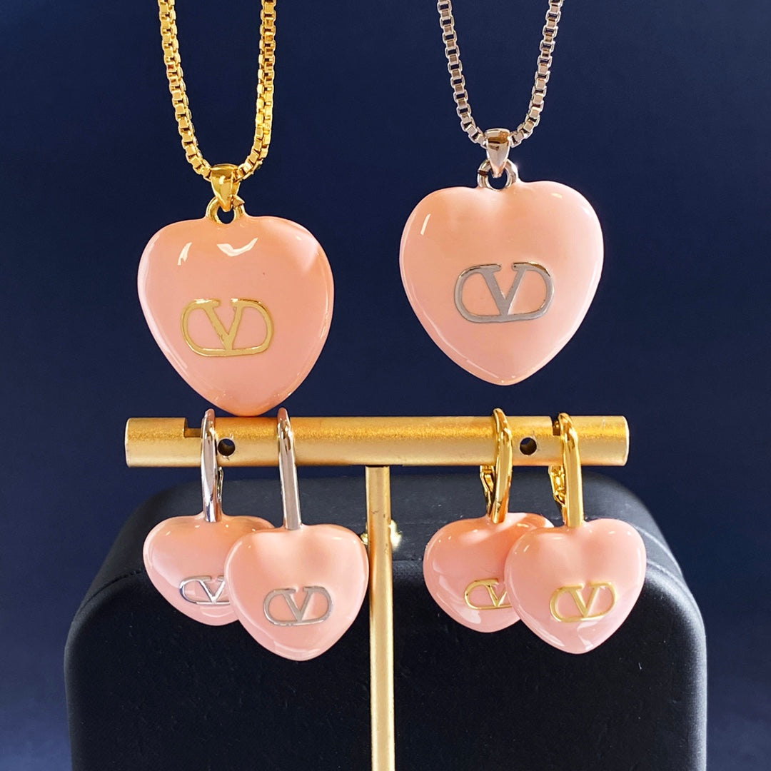 Martin Graham pendant necklace in polished metal-tone – detail view