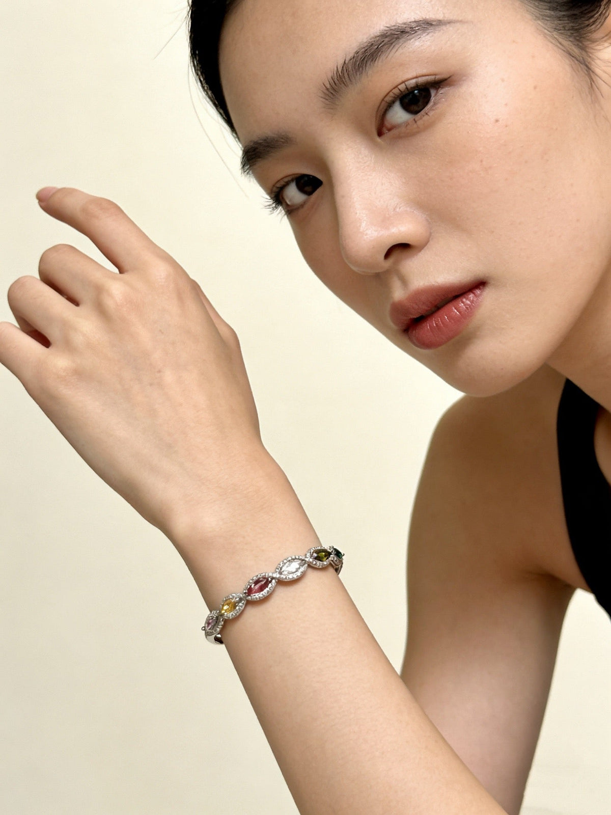 Martin Graham bracelet in polished metal-tone – detail view