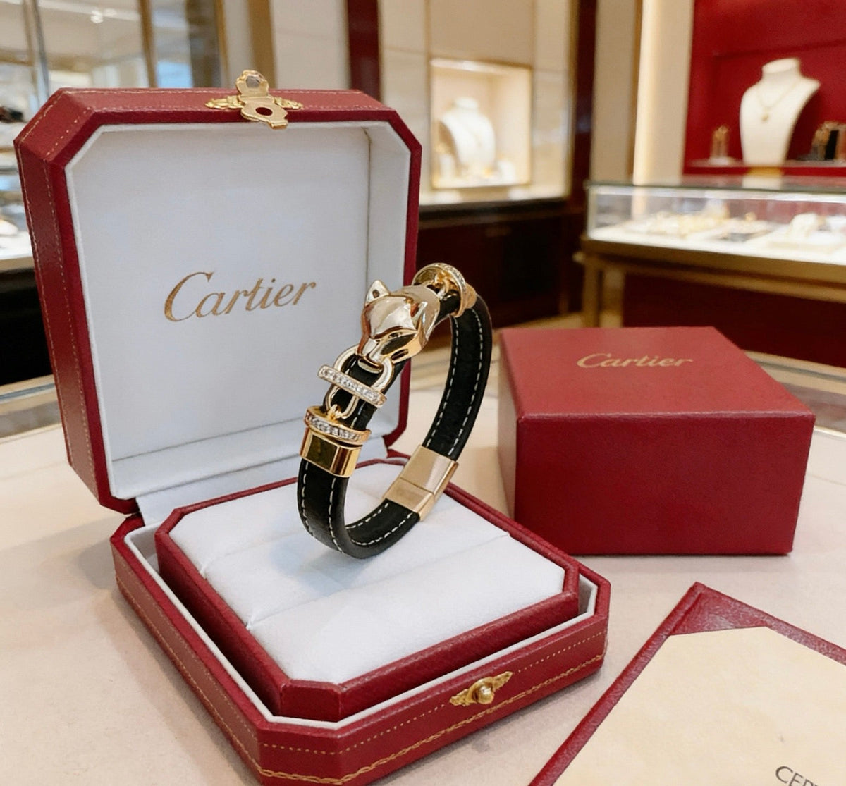 Martin Graham bracelet in polished metal-tone – detail view