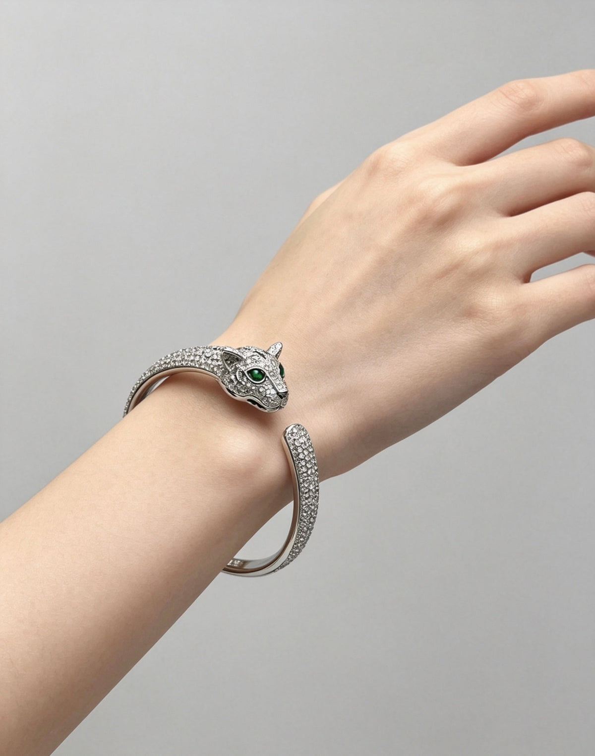 Martin Graham bracelet in polished metal-tone – detail view