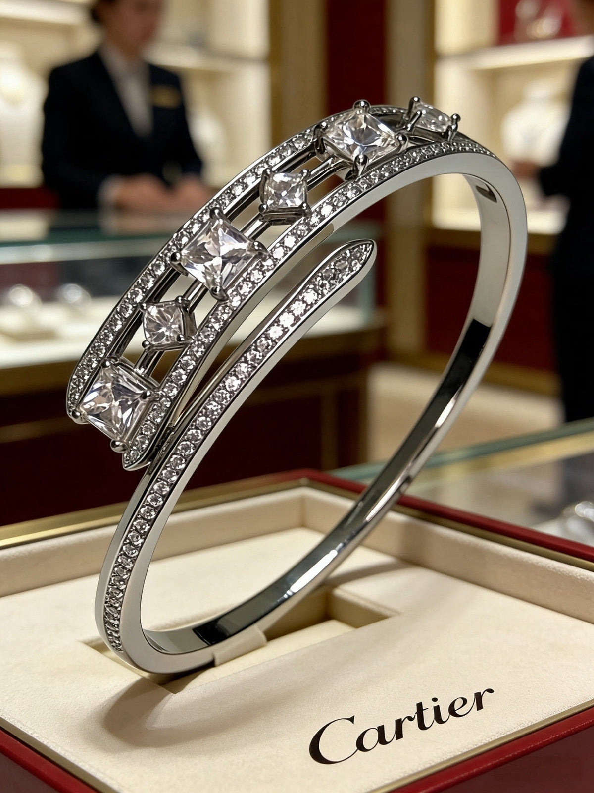 Martin Graham bracelet in polished metal-tone – detail view
