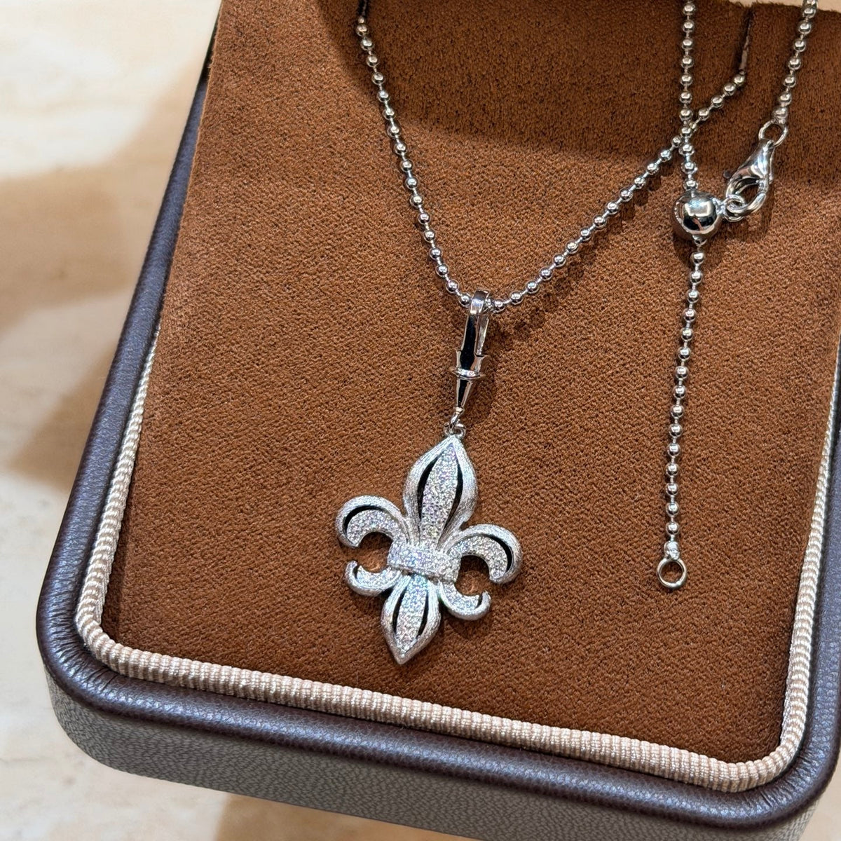 Martin Graham pendant necklace in polished metal-tone – detail view