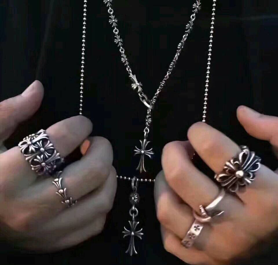 Cross Pendant Necklace in Metal-Tone – Design 07 close-up detail
