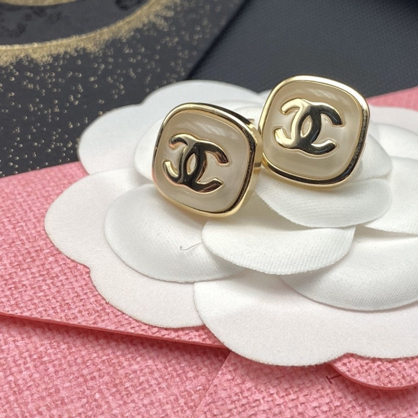 Letter Pearl-Detail Stud Earrings – Pearl Detail – Design 009 side detail