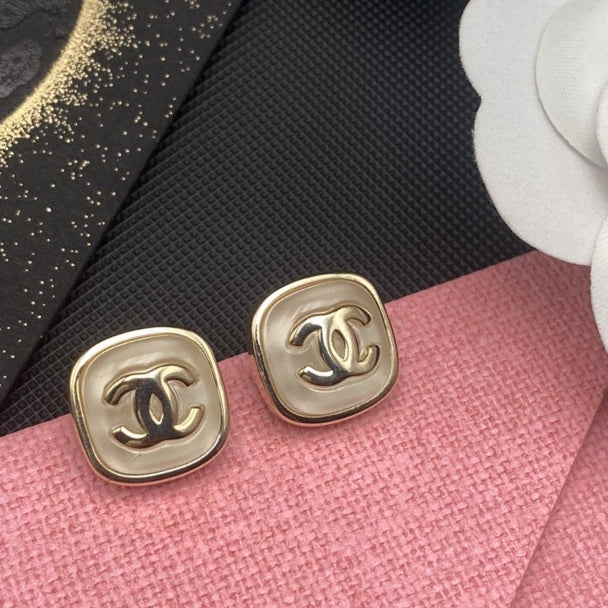 Letter Pearl-Detail Stud Earrings – Pearl Detail – Design 009 close-up detail