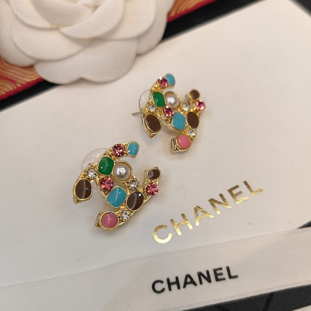 Double-C Emblem Pearl-Detail Stud Earrings – Pearl Detail – Design 021 main product view