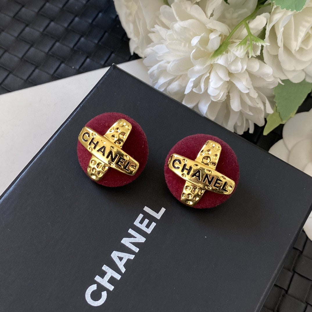Letter Stud Earrings in Polished Metal-Tone – Red Detail detail view