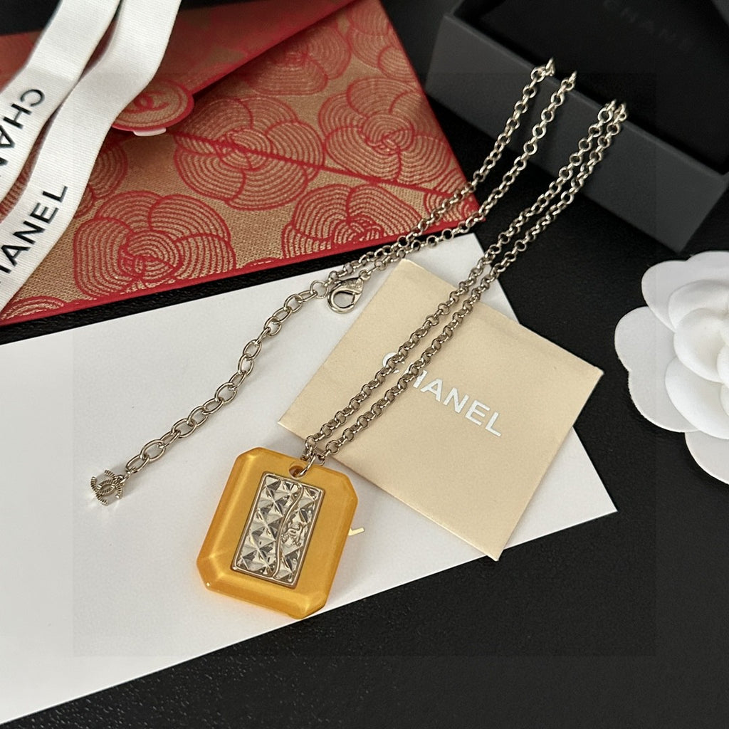 Letter Pendant Necklace in Polished Metal-Tone – Design 019 detail view
