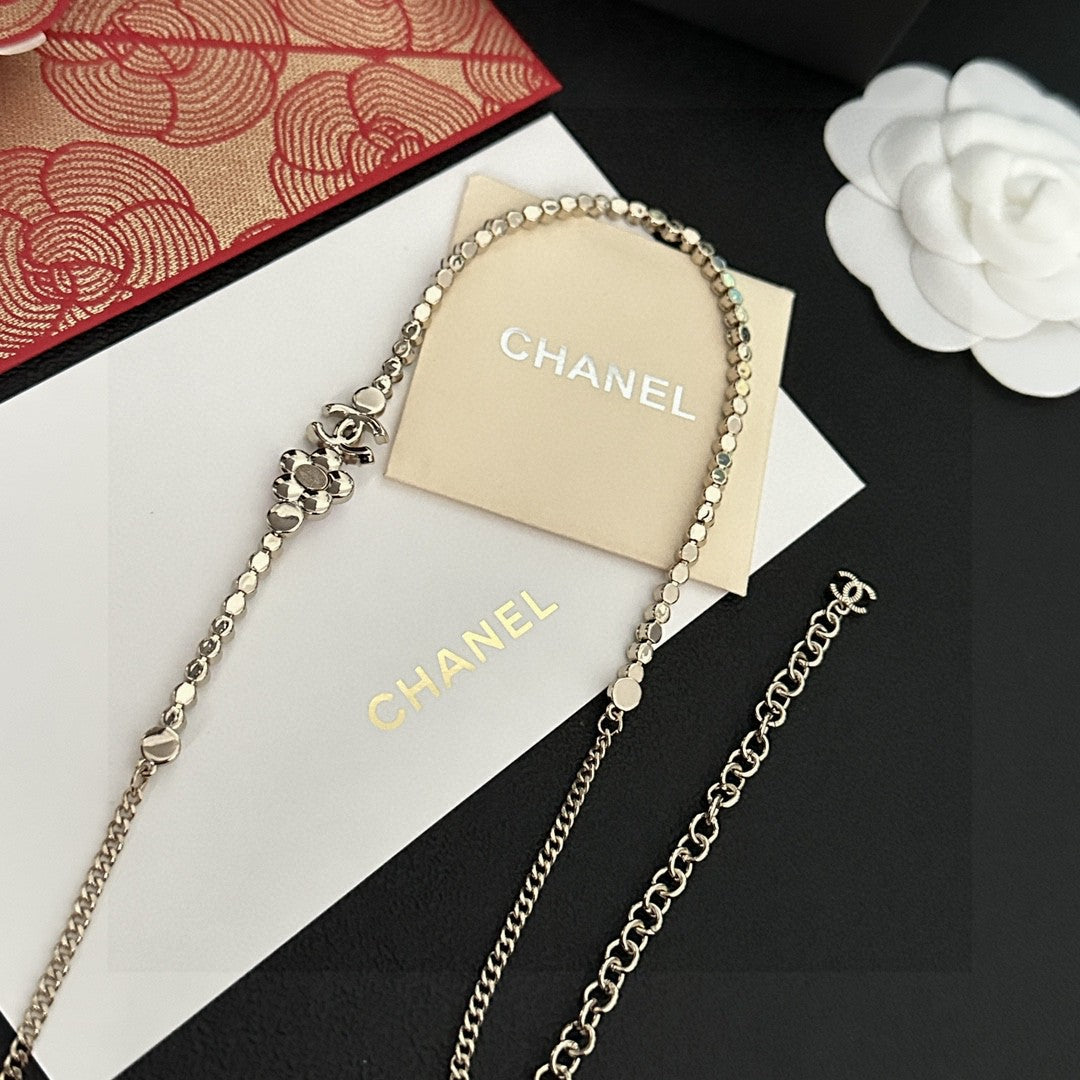 Letter Pendant Necklace in Polished Metal-Tone – Design 004 close-up detail