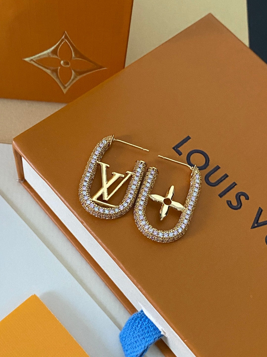Geometric Emblem Stud Earrings in Gold-Tone – Design 016 side detail