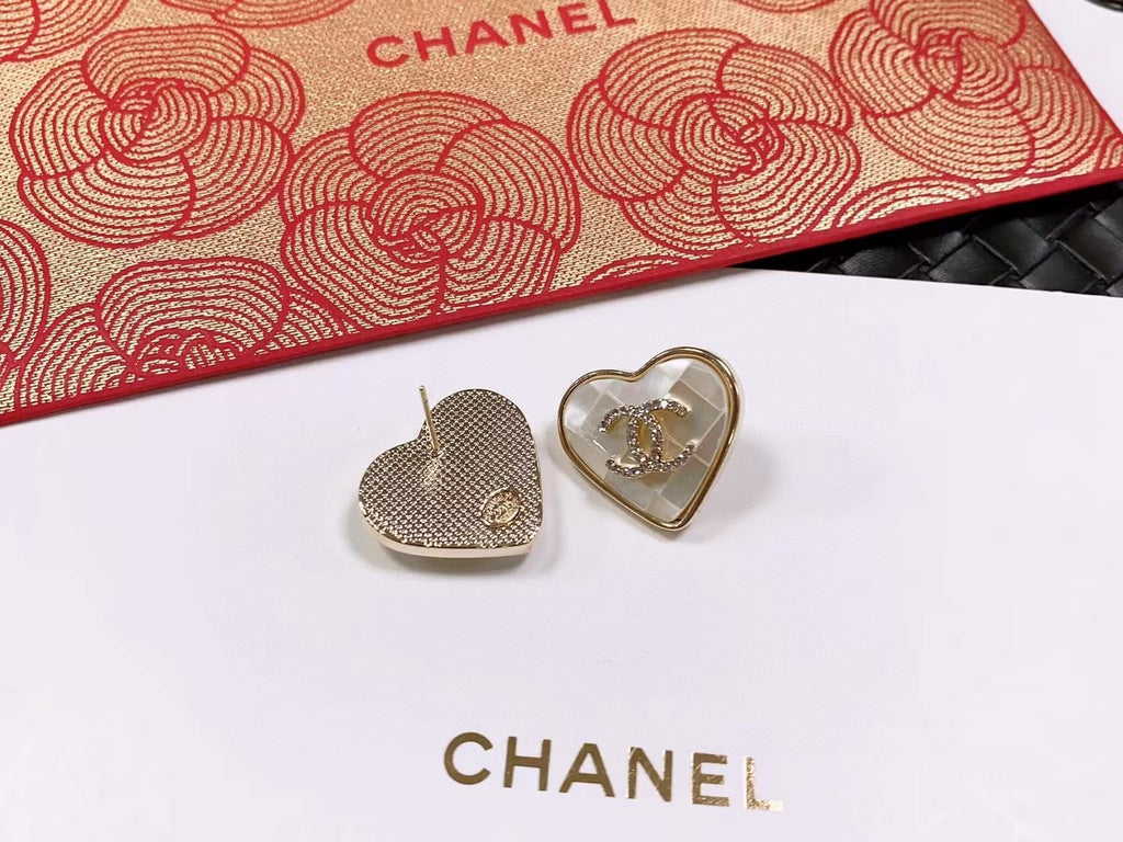 Double-C Emblem Stud Earrings in Polished Metal-Tone – Design 467 side detail