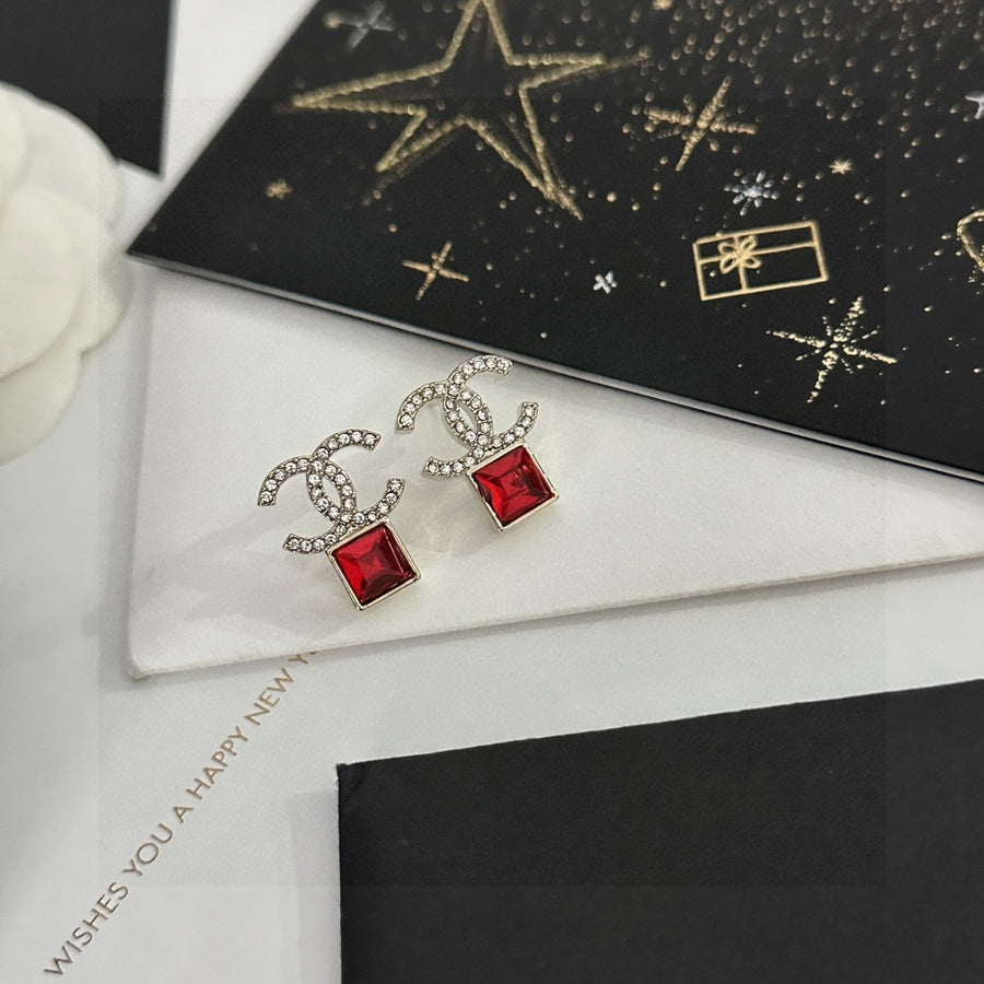 Double-C Emblem Stud Earrings in Polished Metal-Tone – Design 464 main product view
