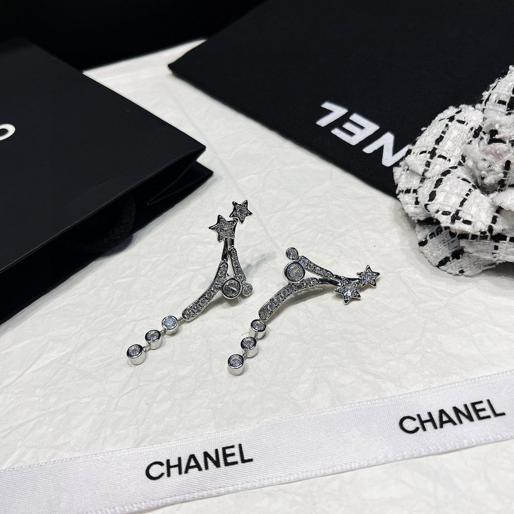 Double-C Emblem Stud Earrings in Polished Metal-Tone – Design 406 styled product view