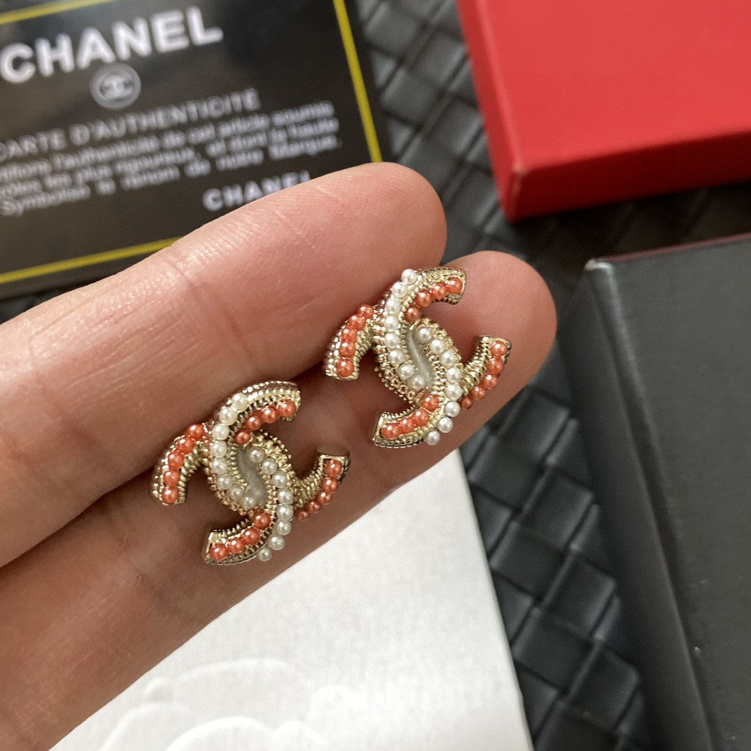 Double-C Emblem Stud Earrings in Polished Metal-Tone – Design 403 front product view