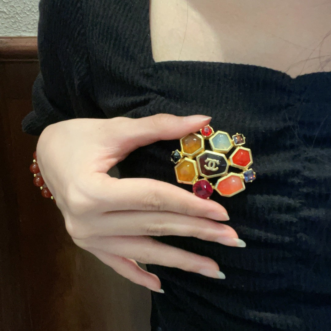 Double-C Emblem Brooch in Polished Metal-Tone – Design 076 main product view