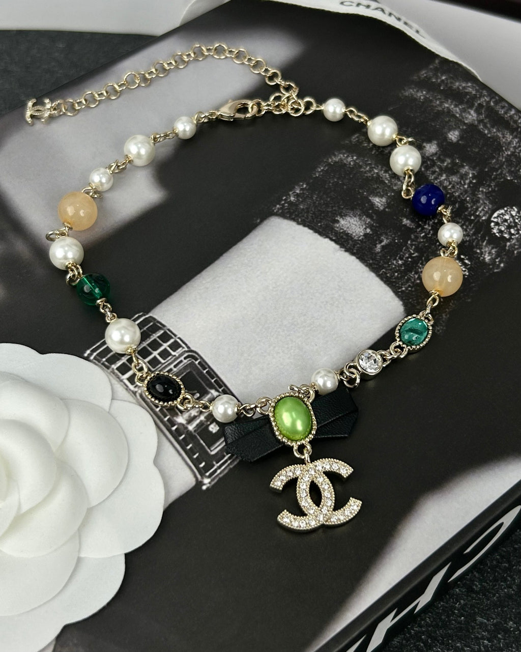Bow Pearl-Detail Pendant Necklace – Pearl Detail – Design 006 close-up detail