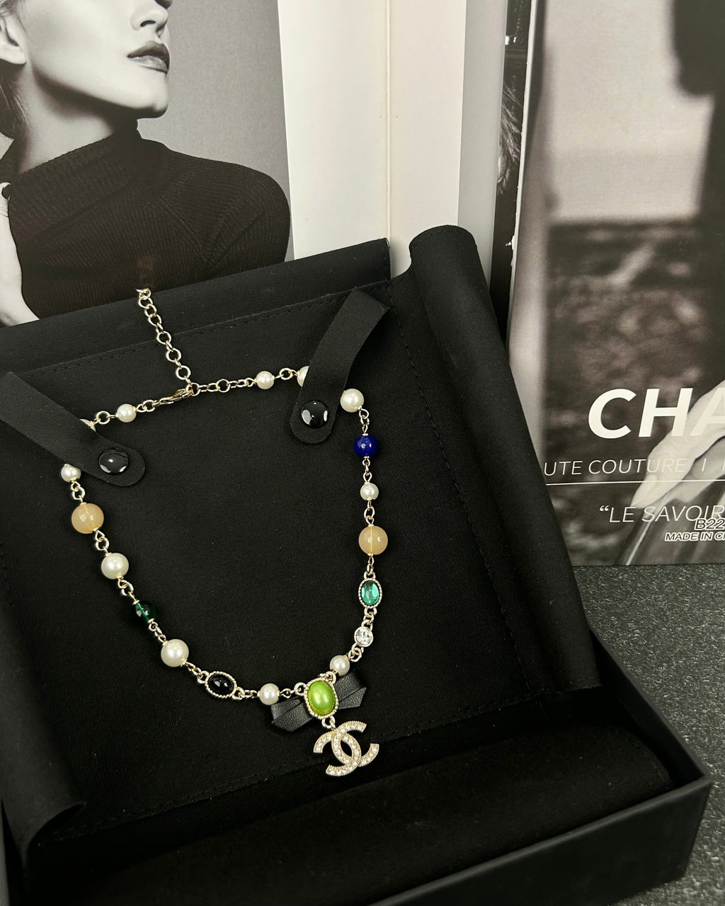 Bow Pearl-Detail Pendant Necklace – Pearl Detail – Design 006 detail view