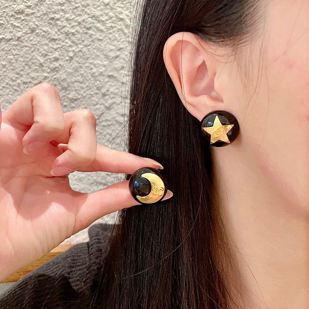 Double-C Emblem Stud Earrings in Polished Metal-Tone – Design 390 main product view